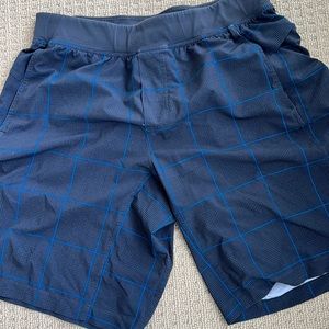 XL lululemon shorts. Old school lululemon with some wear. See picture